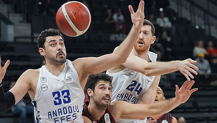Anadolu Efes, bu sezon hayal kırıklığı yaşatıyor
