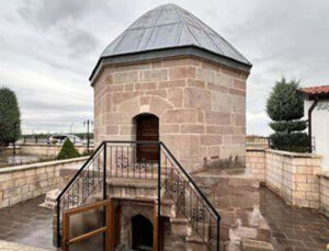 Ateşbaz-ı Veli Türbesi’nin türbedarları asırlardır “tuz” ikramını sürdürüyor