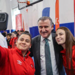 Bakan Bak’tan milli sporculara tebrik