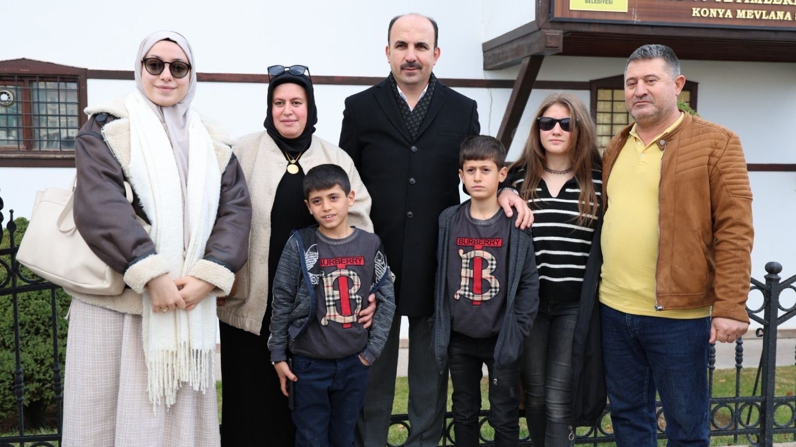 Başkan Altay, Vuslat misafirleri ve esnafla buluştu