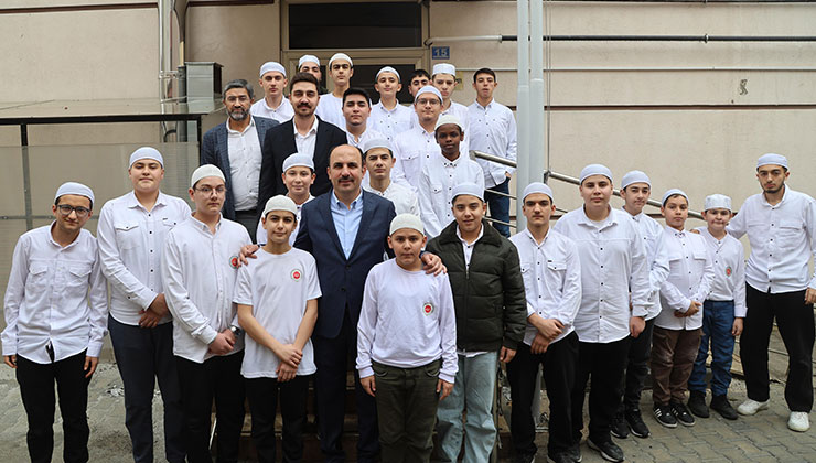 Başkan Altay yılın son gününde hafızlık öğrencileriyle bir araya geldi