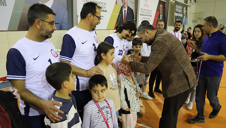 Başkan Apil öğrencileri yalnız bırakmadı