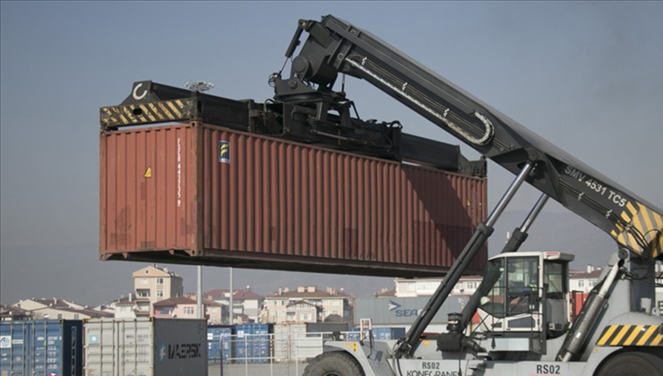 Bazı mesleklerde mesleki yeterlilik belgesi olmayanlar 12 ay sonra çalıştırılamayacak