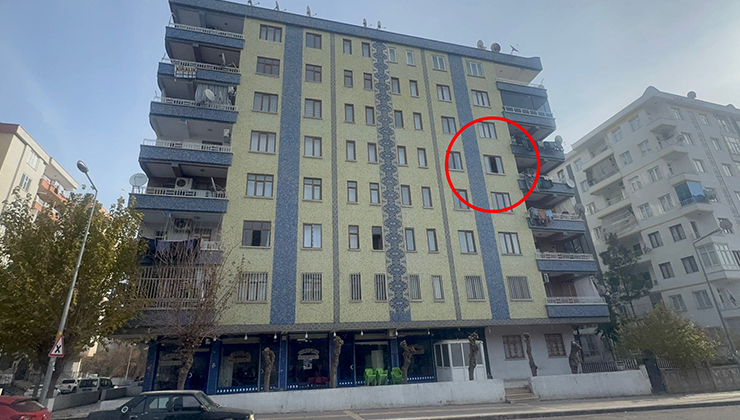 Bebeğini 4’üncü kattan atan anne, tedavisi için Elazığ’a sevk edildi