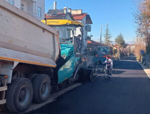 Beyşehir’de asfaltlama çalışmaları devam ediyor