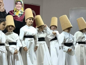 Beyşehir’de minik yüreklerden Mevlana’ya vefa