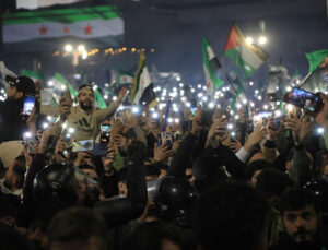 Devrimin birinci yılında Suriye’de istikrar ve meşruiyet inşası