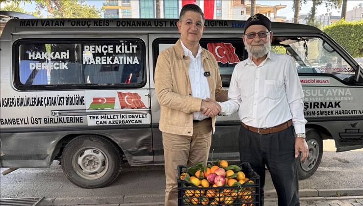 “Elmacı Dede” Hatay’dan aldığı mandalinaları Mehmetçiğe ulaştıracak