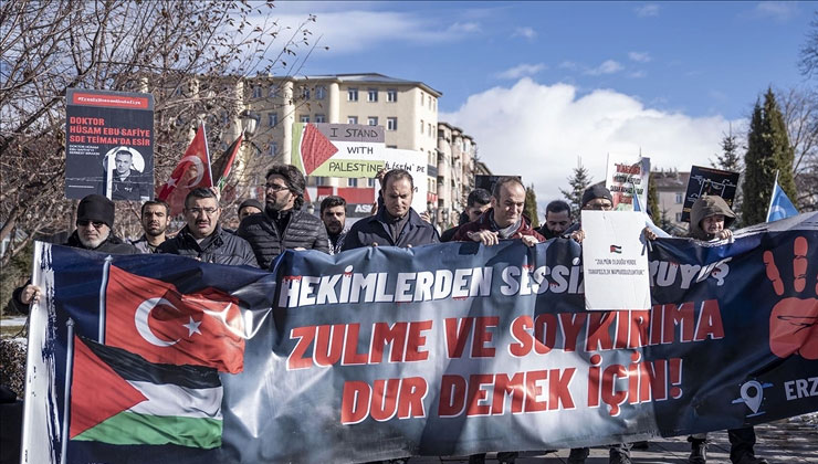 Erzurum’da sağlık çalışanları 109 haftadır Gazze için “sessiz yürüyüş”lerini sürdürüyor