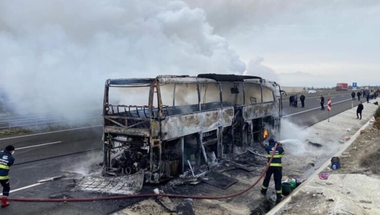 Eskişehir’de çıkan yangında yolcu otobüsü kullanılamaz hale geldi