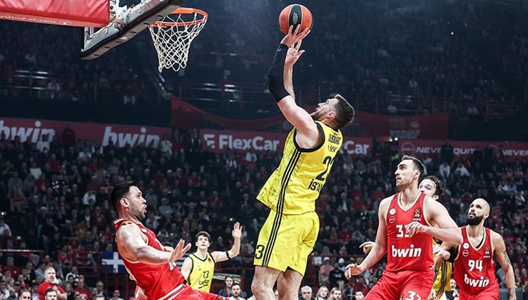 Fenerbahçe, Olympiakos önünde