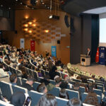 Geleceğin sağlık yöneticilerine NEÜ’de anlamlı konferans