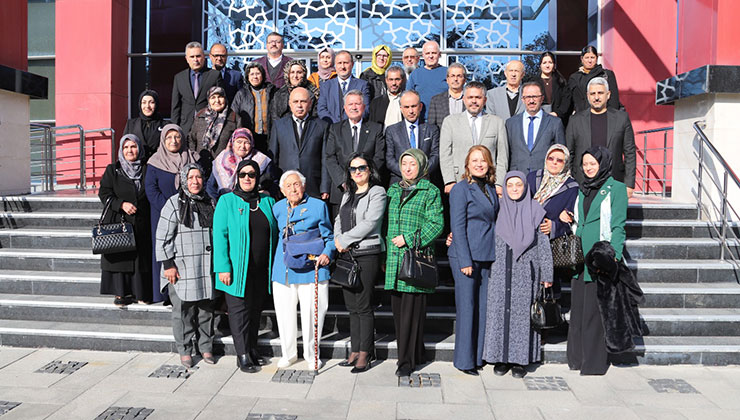 Hayırsever Aynur Kasabalı tüm şehitler için hatim duası ve hatim yemeği verdi