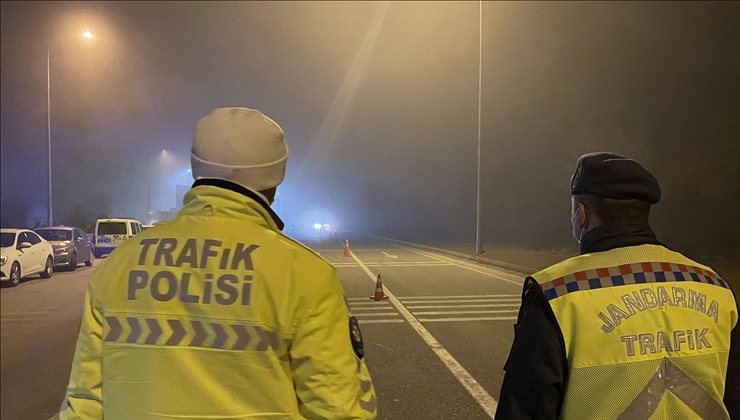 İçişleri Bakanı Yerlikaya, yılbaşında 325 bin 267 personelin görevlendirildiğini bildirdi