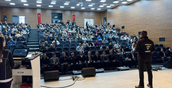 Ilgın’da öğretmenlere yönelik “Narkotik Polisi Anne” semineri verildi