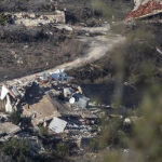 İsrail ordusu, Lübnan topraklarına girerek sınır hattındaki bir evi havaya uçurdu