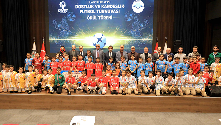 Karatay’da ilkokullar arası futbol heyecanı nefes kesti