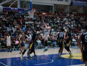 Konya Büyükşehir’den güle oynaya galibiyet