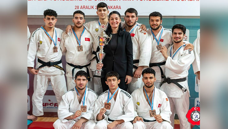 Konya Büyükşehir’den judoda tarihi başarı
