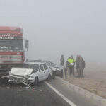 Konya yolunda tır, kırmızı ışıkta duran 4 araca çarptı