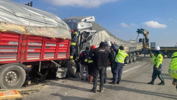 Konya’da 4 tır zincirleme kazaya karıştı: 1 ölü, 2 yaralı