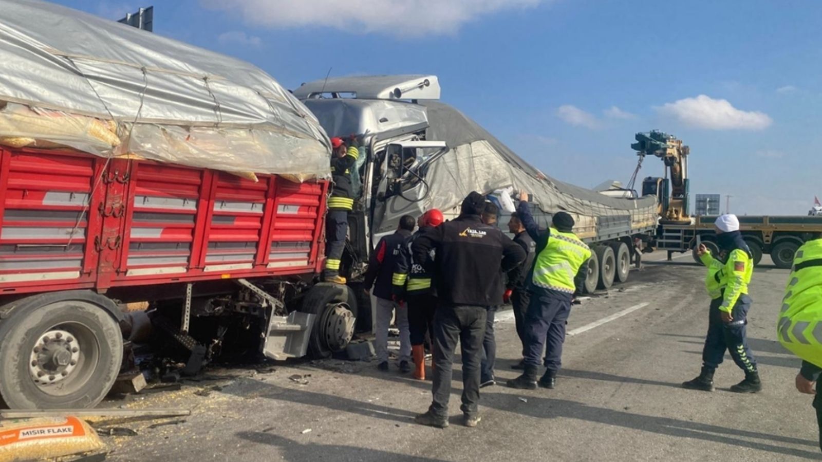 Konya’da 4 tır zincirleme kazaya karıştı: 1 ölü, 2 yaralı
