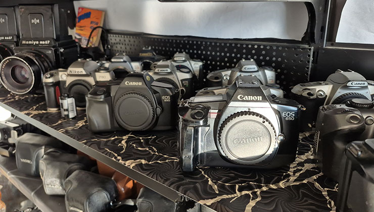 Konya’da dükkanındaki yangında koleksiyonunu kaybetti, tutkusunu kaybetmedi