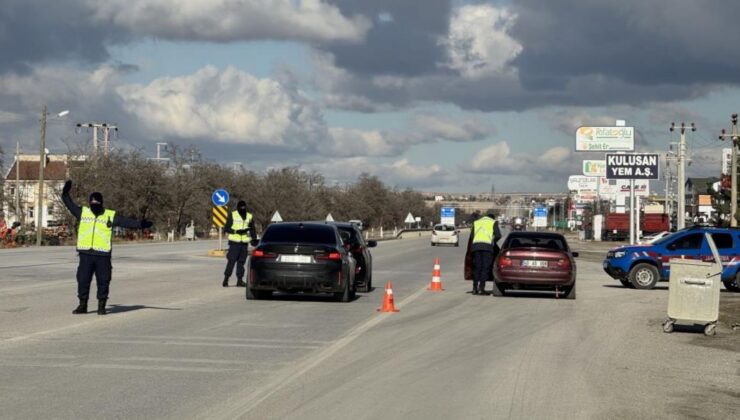 Konya’da jandarma yılbaşı öncesi trafik denetimlerini artırdı