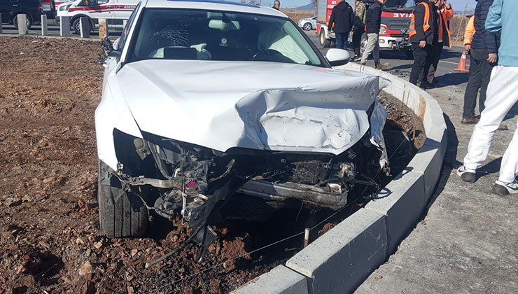 Konya’da otomobillerin çarpışması sonucu 2 kişi yaralandı