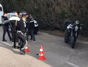 Konya’da park halindeki aracının yanında beklerken işçi servisi çarptı