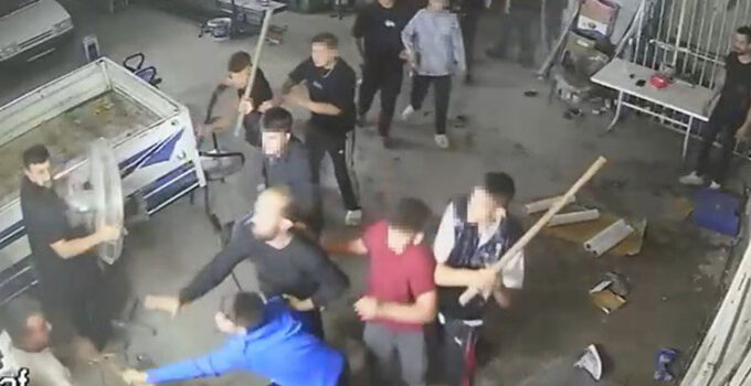 Konya’da sopa, kürek ve av tüfekli meydan savaşını andıran kavga kamerada