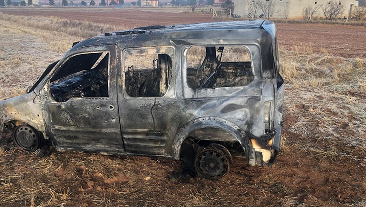 Konya’daki garajda araç ve evde çıkan yangın korkuttu