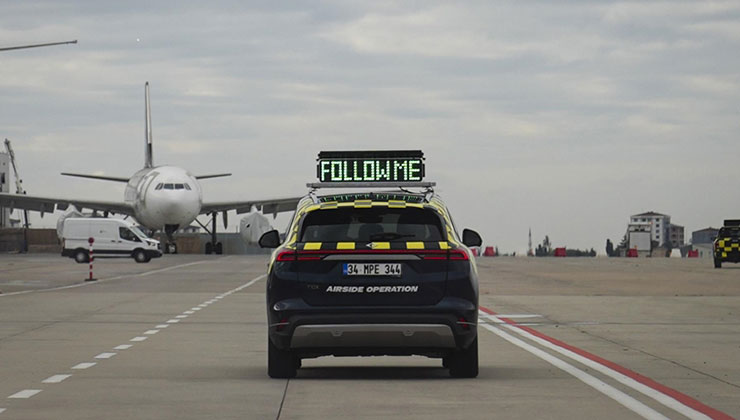 Kuledeki hava trafik kontrolörlerinin yerdeki keskin gözleri