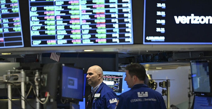 Küresel piyasalar yılın son haftasına temkinli iyimserlikle başladı