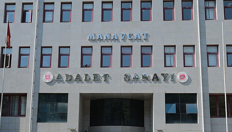 Manavgat Belediyesine yönelik soruşturmanın sanıklarının yargılanmasına başlandı