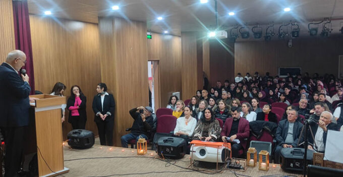 Mehmet Akif İnan Anadolu Lisesi’nde şiir şöleni