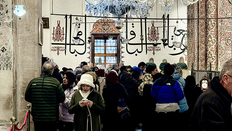 Mevlana, dünyanın farklı ülkelerinden gelen turistleri Konya’da buluşturuyor