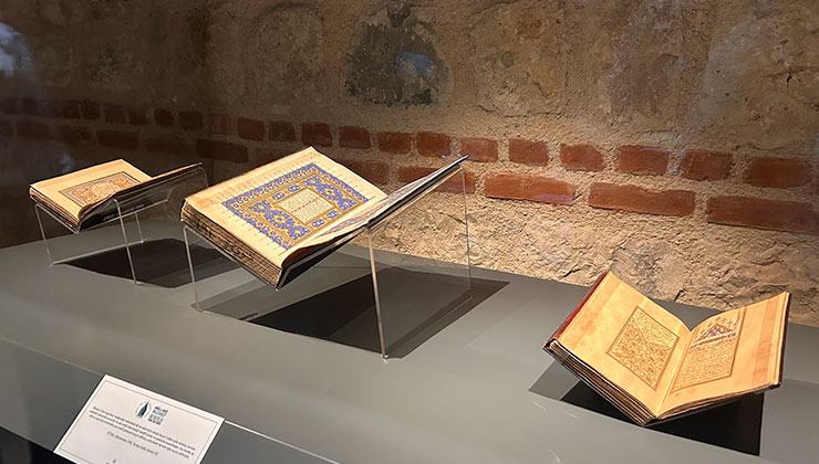 Mevlana’nın 7 asırlık Mesnevi mirası “Mana ve Nakış: Müzehhep Mesneviler Yazma Eser” sergisinde anlatıldı