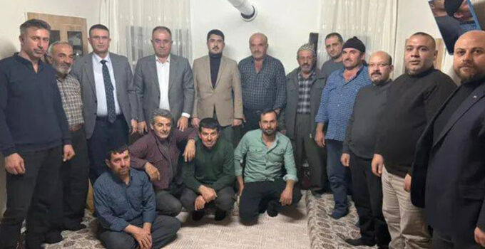 MHP, Konya’da sıkılmadık el bırakmıyor