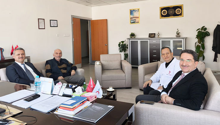 Müdür Yavuz’dan Kızılay Hastanesine ziyaret