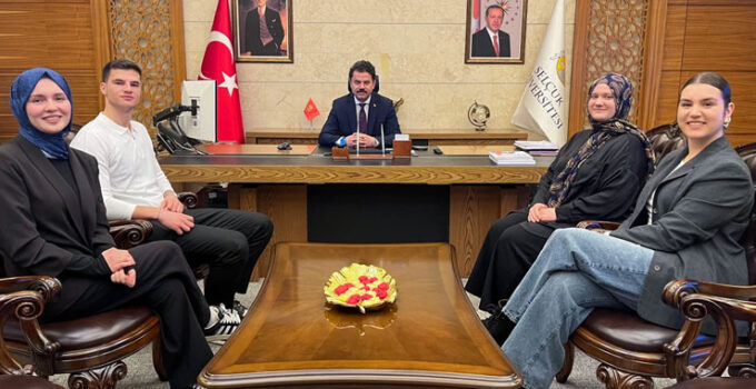 Rektör Yılmaz, Bosna Hersekli öğrenci temsilcilerini ağırladı