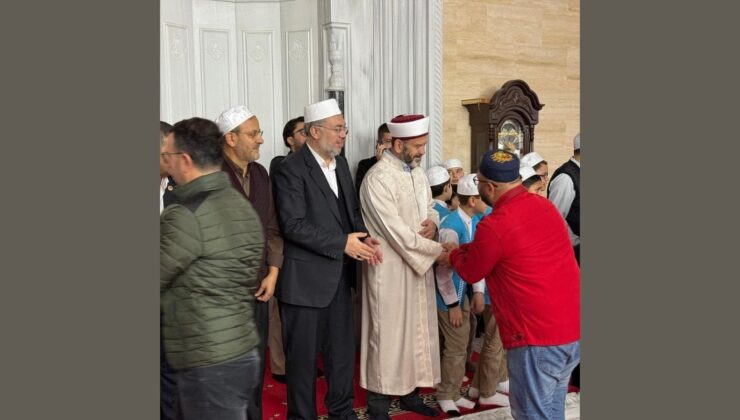 Sabah namazında Gazze ve Doğu Türkistan’a dua edildi