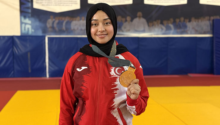 Sakatlandı, pes etmedi! Olimpiyatta madalya kazandı