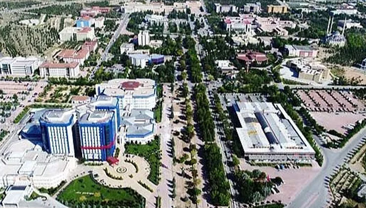Selçuk Üniversitesi’nde Konya Turizmi ve Mevlana Paneli düzenlendi