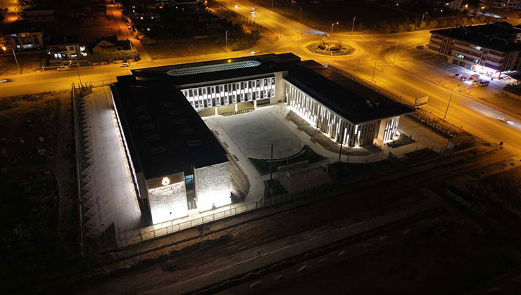 Selçuklu’daki Güzel Sanatlar Lisesi göz kamaştırıyor