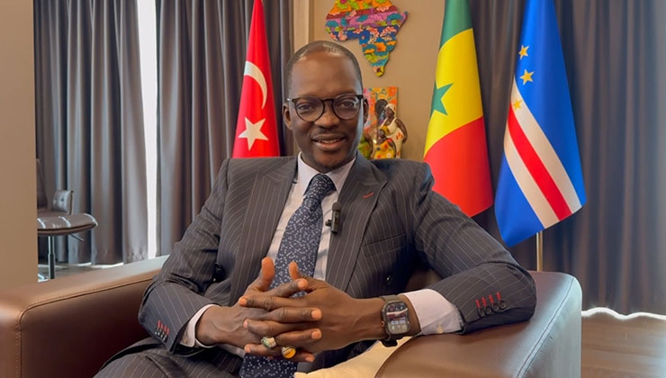 Senegal’in Ankara Büyükelçisi Diop, Konya’da bir hastanede incelemelerde bulundu