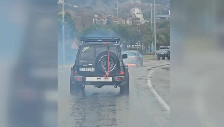 Seyir halindeki otomobilinin alev aldığını offroad kulübü üyelerinin uyarısıyla fark etti
