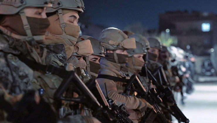 Şırnak’ta 2 milyon 630 bin liralık kaçak ürün ele geçirildi: 11 gözaltı