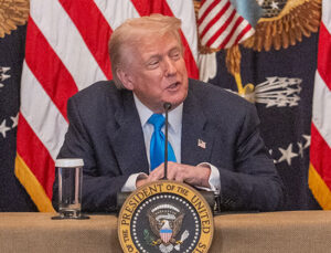 Trump: Ben akıllı bir sesim ve dinlenmeliyim