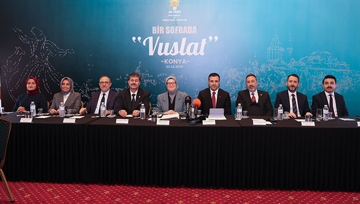 Uygur, Konya’da “Bir Sofrada Vuslat” programına katıldı